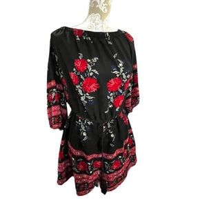Forever 21 Woman’s Half Sleeve Romper
Off the Shoulders Red Floral Pattern